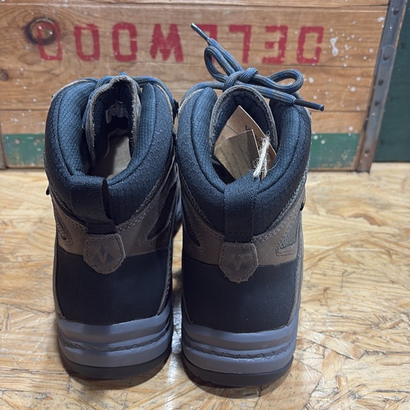Brand new in box discontinued waterproof Vasque Breeze in multiple sizes. - Picture 5 of 6